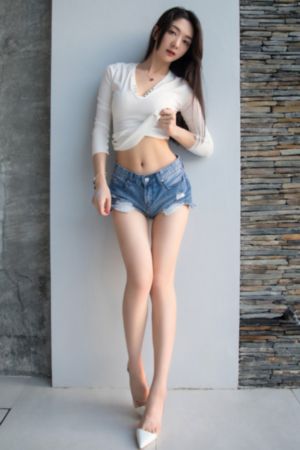 金樽清酒斗十千