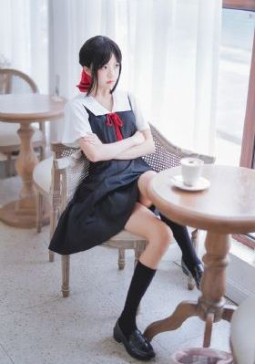25岁的女高中生